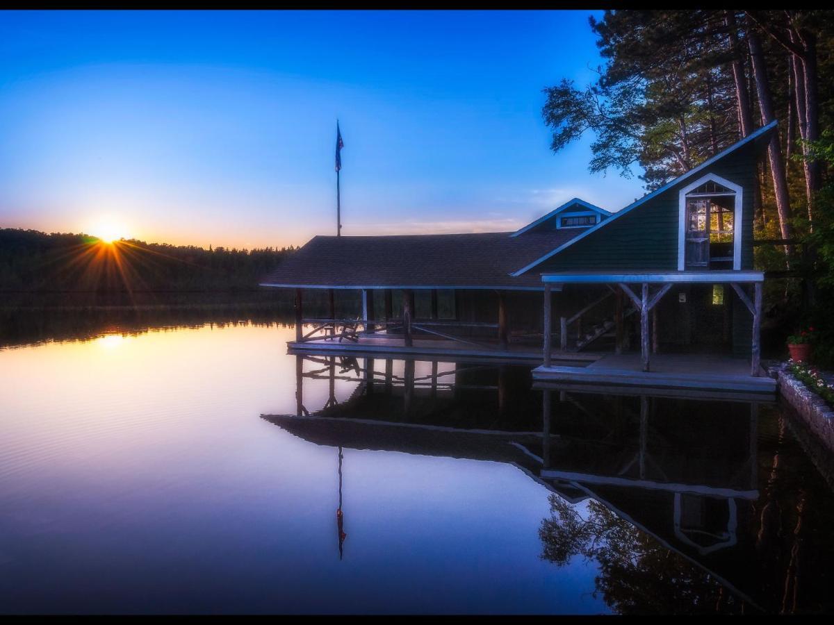 White Pine Camp Hotell Paul Smiths Exteriör bild