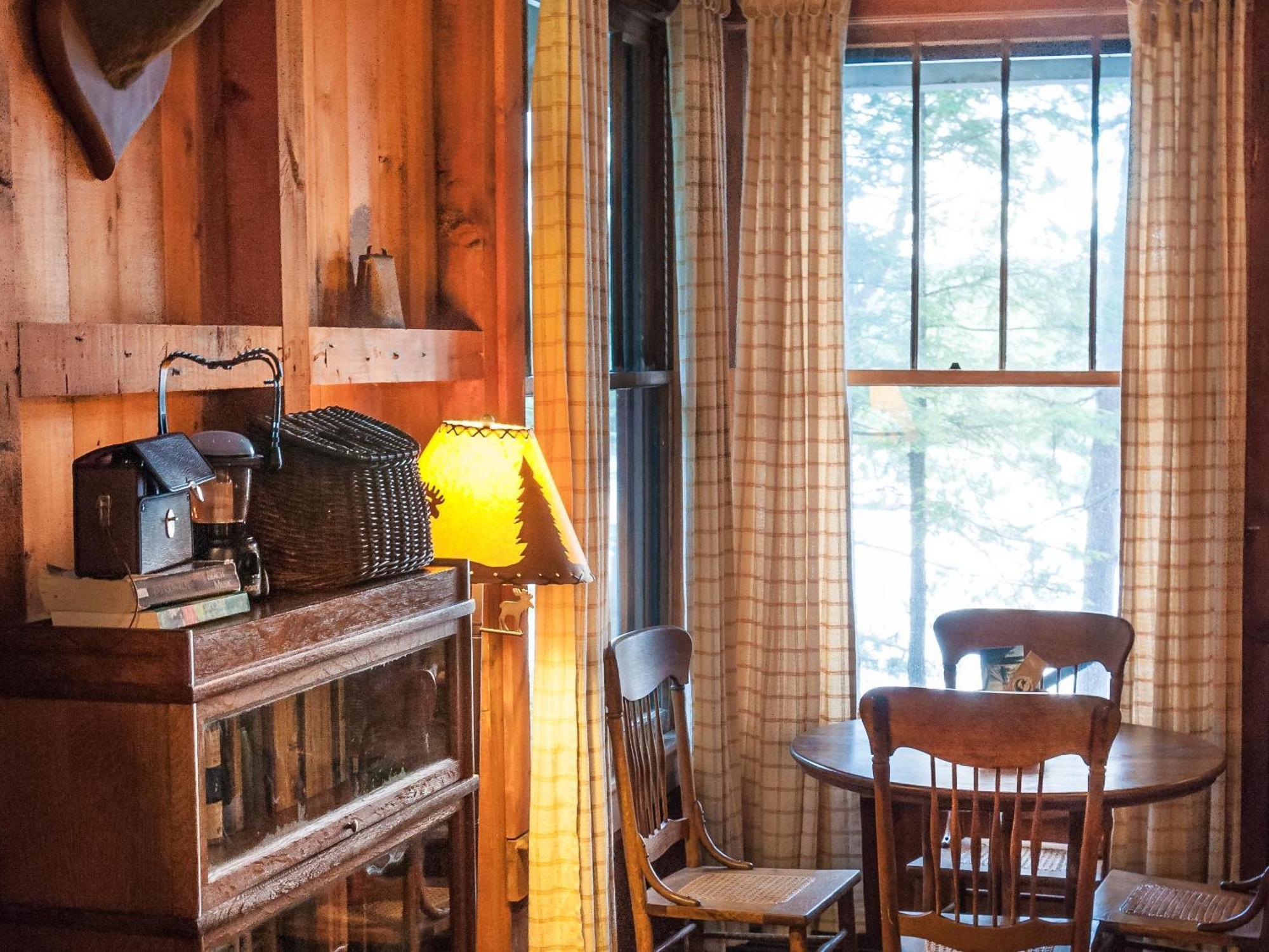 White Pine Camp Hotell Paul Smiths Rum bild