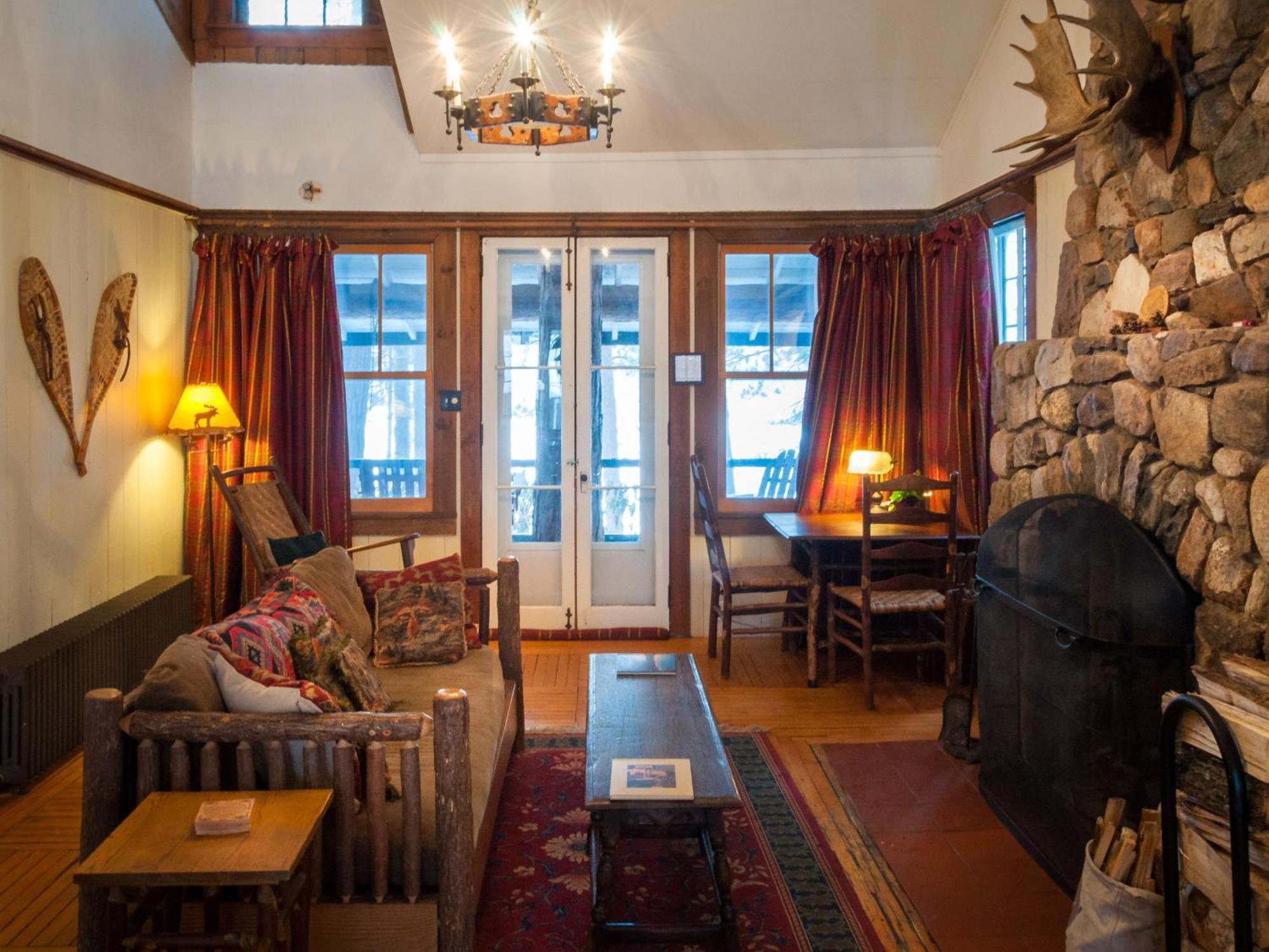 White Pine Camp Hotell Paul Smiths Rum bild